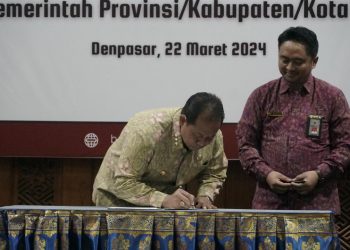 Pj. Gubernur Bali Serahkan LKPD Unaudited Pemerintah Provinsi Bali Tahun 2023