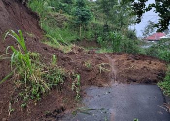 Longsor Melanda Tujuh Titik di Karangasem, 95 Keluarga Terisolasi