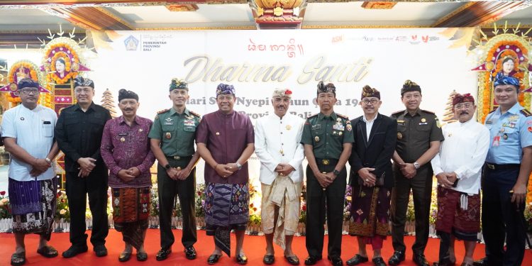 Hadiri Dharma Santi Nyepi Tahun Saka 1946, PJ. Gubernur Bali Ajak Masyarakat Mayasa Kerthi Laksanakan Dharma Agama dan Dharma Negara