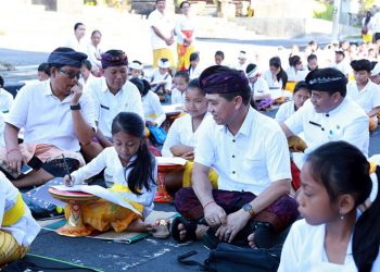 Antusiasme siswi MTs dalam Lomba Menulis Aksara Bali di Klungkung Terlihat Sangat Tinggi
