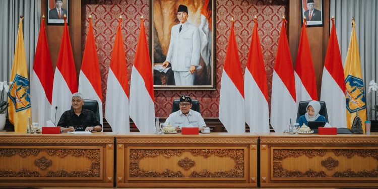 Cari Solusi Penanganan Sampah di Bali, Pj. Mahendra Jaya Ajukan Gunakan Insinerator