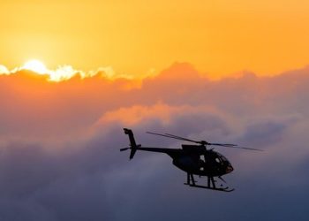 Helikopter Angkut Dua Penumpang Kembali Terjerat Tali Layangan di GWK Bali