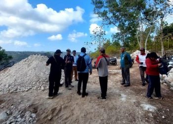 Pemkab Klungkung Hentikan Proyek Vila WNA yang Memotong Tebing di Nusa Penida