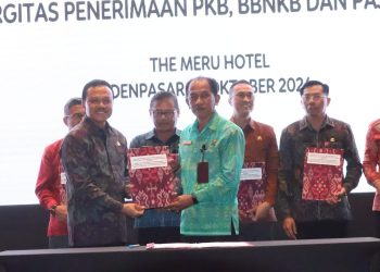 Tandatangan Perjanjian Kerja Sama (PKS) Pemerintah Provinsi Bali dan Kabupaten/Kota, Sekda Dewa Indra Ajak Bapenda se-Bali Gali Potensi Pajak dan Tunggakan Pajak