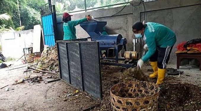 Koster Siap Tahan Bantuan untuk Desa Adat yang Tidak Mengelola Sampah dengan Baik