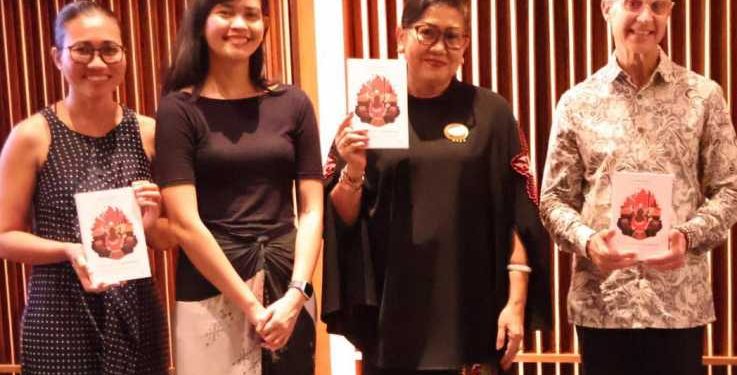 Jaga Tradisi Keaksaraan, Ny. Putri Koster Apresiasi Buku 'Semua Karena Nirankara'