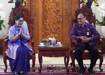 Ny. Putri Koster Apresiasi Pengelolaan Sampah Berbasis Sumber oleh SMA Negeri 1 Seririt