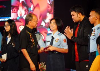 Cinta dan Budaya Menyatu, Gubernur Koster Berbagi Tali Kasih untuk Pelajar dan Penyandang Disabilitas di Ardha Candra