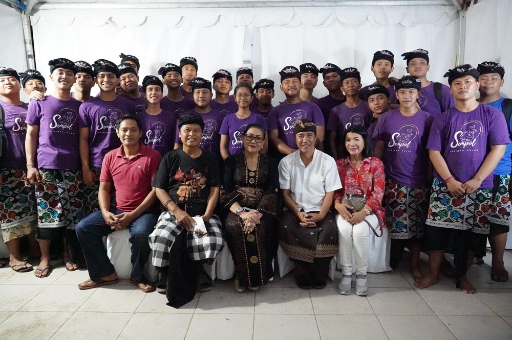 Ny. Putri Koster Gelorakan Semangat Nasionalisme melalui Puisi Sumpah Kumbakarna di Pentas Budaya Nusantara