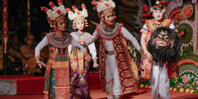 Seniman Muda dari Badung Suguhkan Arja Klasik di Pesta Kesenian Bali