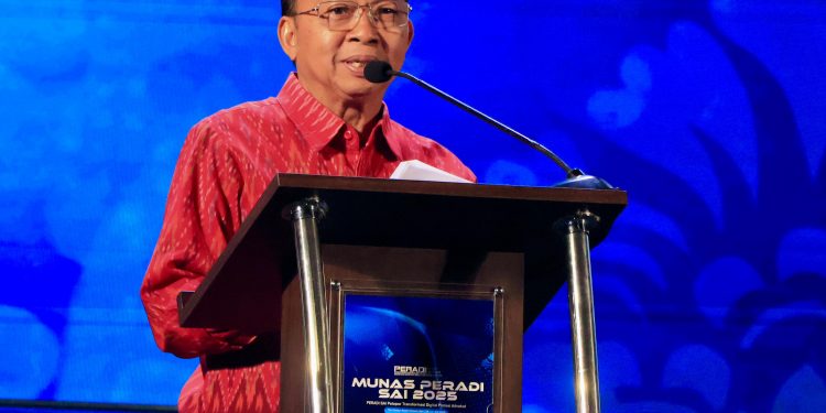 Gubernur Koster Gaungkan Program Advokat di Setiap Desa pada Munas Peradi SAI 2025