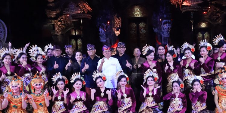 Gubernur Koster Saksikan Parade Gong Kebyar Wanita PKB 2025, Apresiasi Semangat Seni Generasi Muda