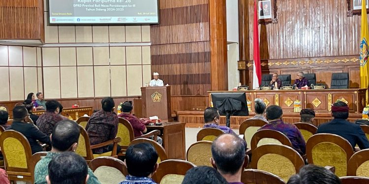 Gubernur Koster Tanggapi Pandangan Fraksi Terkait Raperda Perubahan APBD Bali 2025, Fokus pada Kepentingan Publik