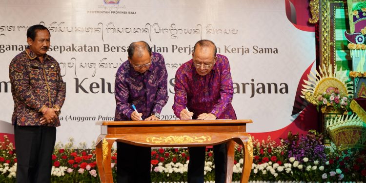 Inovasi Gubernur Koster Pendidikan Gratis dan Tunjangan Hidup bagi 1.450 Mahasiswa dari Keluarga Tidak Mampu