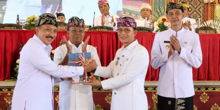 Serah Terima Jabatan, Bupati I Made Satria Ajak Masyarakat Bersatu Bangun Klungkung
