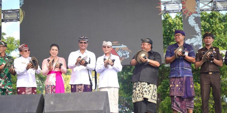 Festival Surya Metu 2025: Bupati Klungkung Dorong Pemerintah Pusat Perhatikan Fasilitas Penunjang Pariwisata Nusa Penida