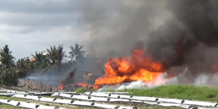 Korsleting Listrik Diduga Sebabkan Kebakaran Besar di Tabanan, 16 Vila Ludes Terbakar