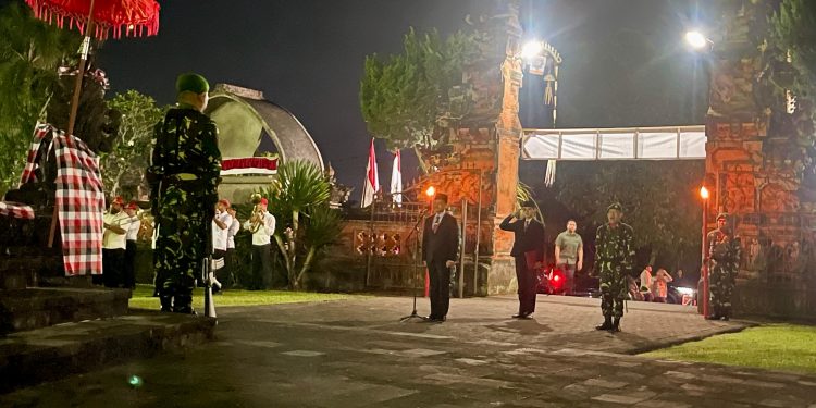 Sekda Dewa Made Indra Ajak Doa dan Hormati Jasa Pahlawan dalam Upacara Apel Kehormatan HUT RI ke-80