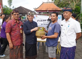 Atasi Kelangkaan LPG 3 Kg, Pemkab Klungkung Gelar Operasi Pasar