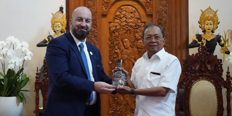 Dubes Georgia Temui Gubernur Koster, Bahas Konsulat Kehormatan dan Kerja Sama Budaya