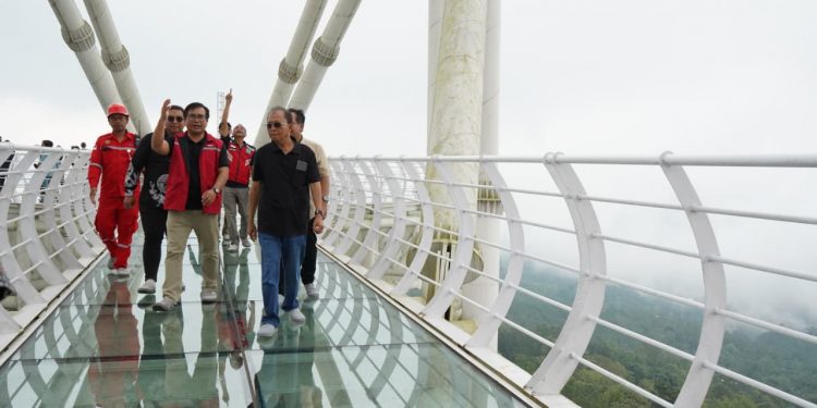 Gubernur Koster Tinjau Progres Pembangunan Tahap Kedua Turyapada Tower, Sebut Ikon Wisata Baru Bali Utara Segera Beroperasi 2026