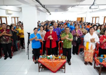 Hadiri Sosialisasi PSBS di Gereja Katedral, Putri Koster Ajak WKRI Pilah Sampah Sejak Awal
