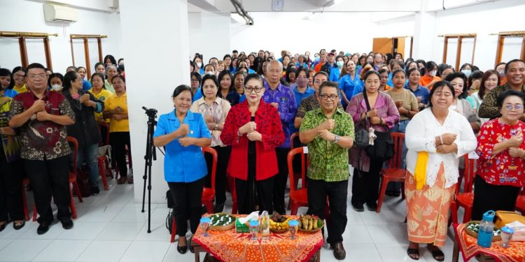 Hadiri Sosialisasi PSBS di Gereja Katedral, Putri Koster Ajak WKRI Pilah Sampah Sejak Awal