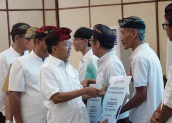 Akad Massal KUR 800.000 Debitur, Proporsi Penerima Bali Terbesar, Gubernur Koster Dorong Tercipta Lapangan Kerja 