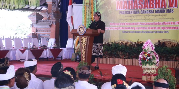 Hadiri Mahasabha Bendesa Manik Mas, Wagub Giri Prasta Harap Lahir Program yang Bermanfaat dan Terpilih Pengurus yang Amanah