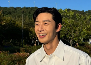Park Seo Joon Nikmati Liburan di Bali, Pamer Jogging dan Yoga Bikin Fans Heboh