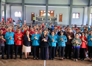 Wujudkan Kesadaran Pemilahan Sampah, Ibu Putri Koster “Nyobiahang” Program PSBS PADAS, Ajak PKK dan PAKIS di Tabanan