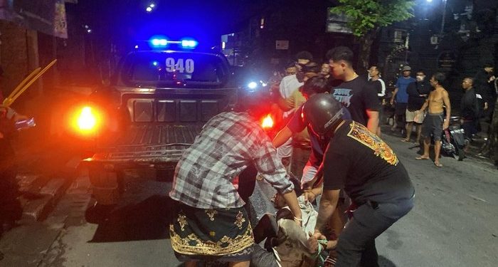 Warga Kerobokan Hajar Pencuri Genta Pura hingga Babak Belur