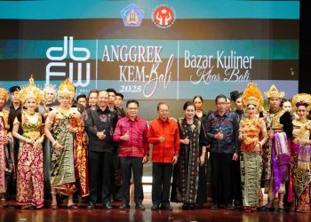 Dekranasda Bali Fashion Week 2025 Resmi Dibuka, Gubernur Koster Dorong Produk Lokal Jadi Kebanggaan Dunia