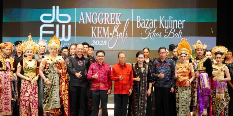 Dekranasda Bali Fashion Week 2025 Resmi Dibuka, Gubernur Koster Dorong Produk Lokal Jadi Kebanggaan Dunia