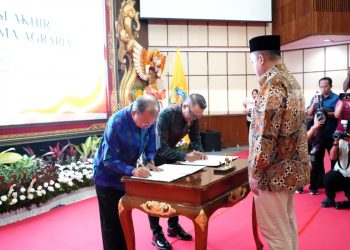 Gubernur Koster Instruksikan KabupatenKota Hentikan Izin Hotel, Restoran, dan Toko Modern Berjejaring