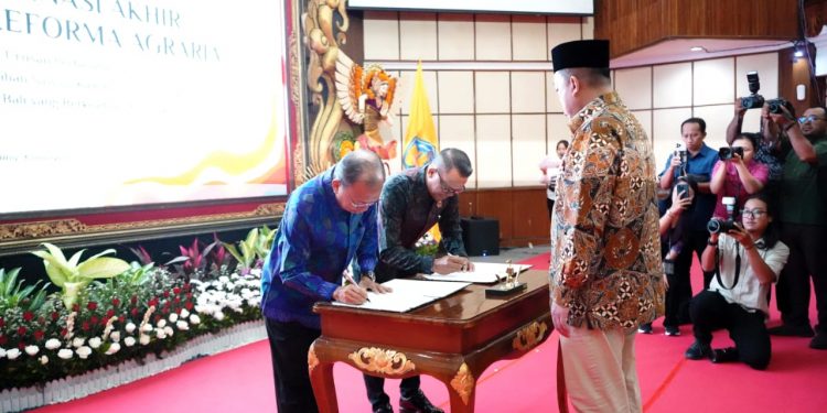 Gubernur Koster Instruksikan KabupatenKota Hentikan Izin Hotel, Restoran, dan Toko Modern Berjejaring