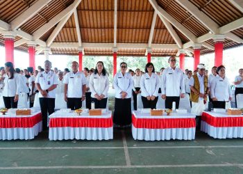 Kunjungi Desa Sembiran, Ibu Putri Koster Ingatkan Kader Posyandu untuk Bekerja Optimal