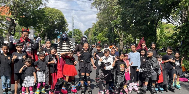 Puputan Inline Skate Rayakan Halloween Pertama di CFD Renon