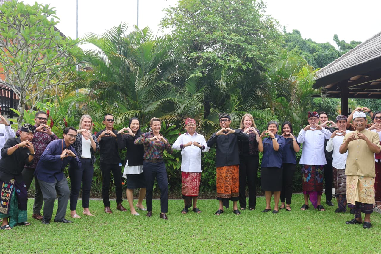 Resmikan Papan Nama Aksara Bali, Konjen Australia Dukung Kebijakan Koster dalam Pelestarian Aksara dan Tradisi Bali