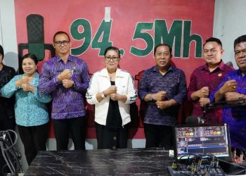 Sosialisasi di Radio Semeton Takdir, Ny. Putri Koster Kedisiplinan Warga Jadi Kunci Kembalikan Bali yang Bersih dan Harmonis