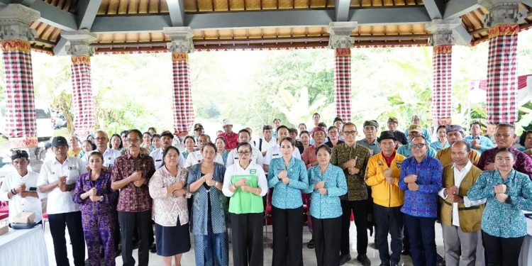 Tiga Kecamatan di Jembrana Jadi Lokasi Sosialisasi PSBS, Ibu Putri Koster “Gerakan Bali Bersih Sampah Adalah Gerakan Kita Bersama”