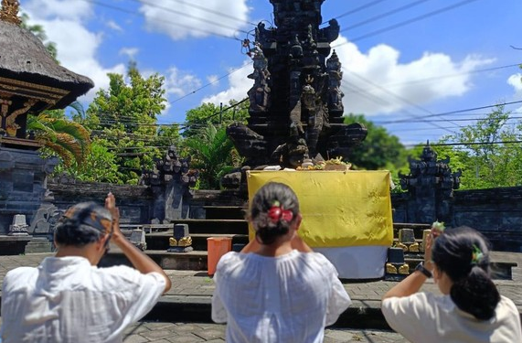 Warga Bali Gelar Doa Tolak Rencana Penganugerahan Gelar Pahlawan untuk Soeharto