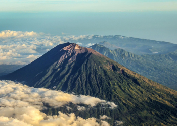Aktivitas Pendakian Gunung Agung Turun, BPBD Pastikan Kondisi Gunung Normal