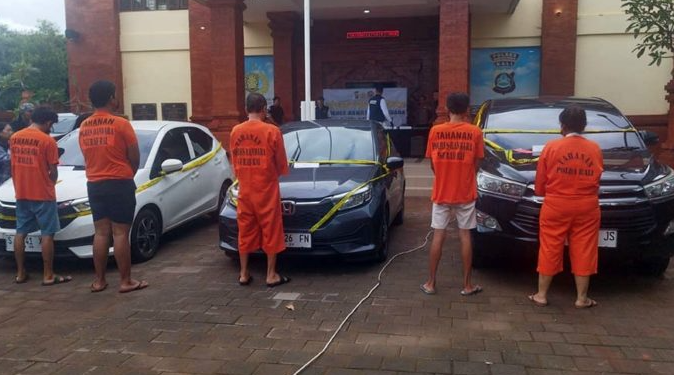 Sindikat Penggelapan Mobil Rental di Bandara Ngurah Rai Dibekuk Polisi