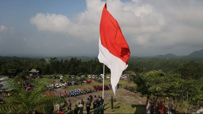 Lip Service Nasionalisme: Merdeka di Kata, Terjajah di Jiwa