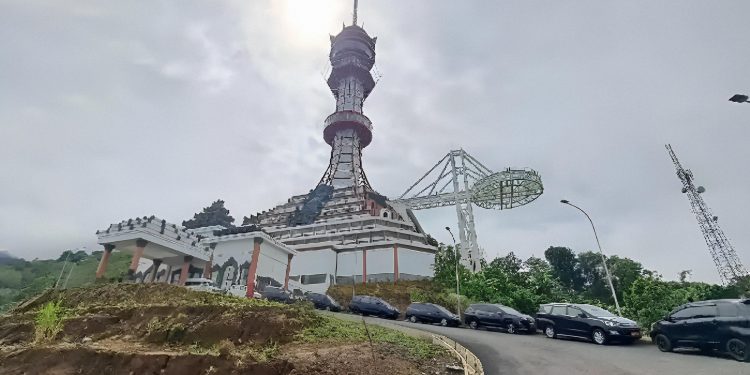 Hujan Deras Picu Longsor di Kawasan Turyapada Tower Buleleng