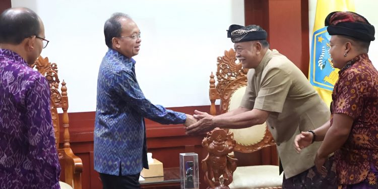 Gubernur Koster Instruksikan DKLH dan Pemkab Badung Jajaki Kerja Sama Pengolahan Sampah
