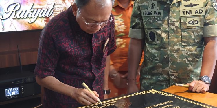 Tanda Tangani Prasasti, Gubernur Koster Harap Korem 163/Wirasatya Jadi Simbol Kewibawaan