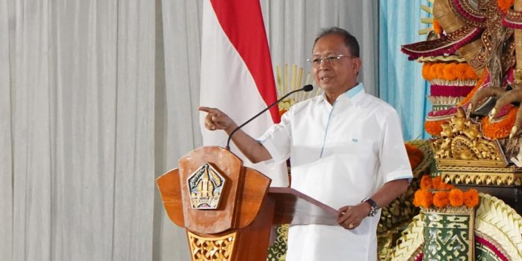 Gubernur Bali Wayan Koster Tanggapi Perundungan di Media Sosial dengan Bijak