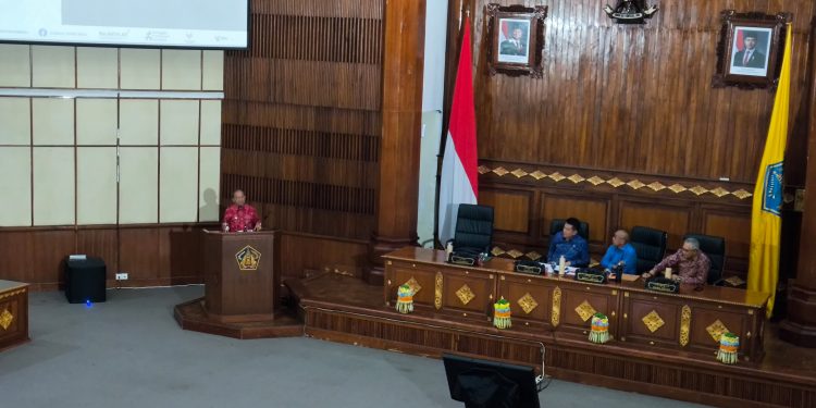 Gubernur Bali Wayan Koster Ajukan Penundaan Penutupan TPS Suwung